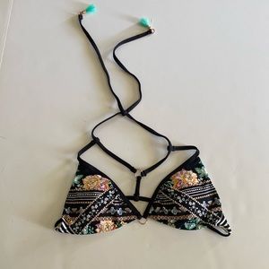 NWOT Size 4 bikini top
